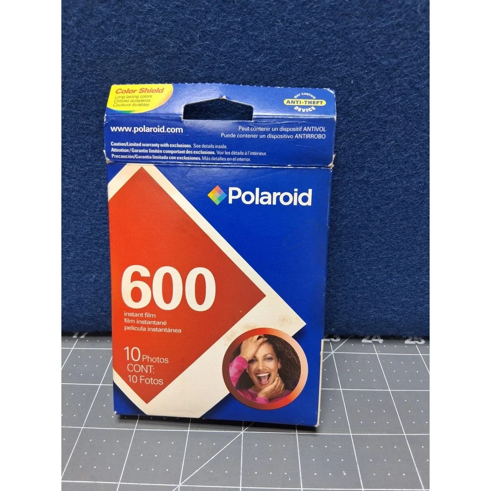 Polaroid 600 Instant Film Color 10 Photos Sealed Foil Pack Expired